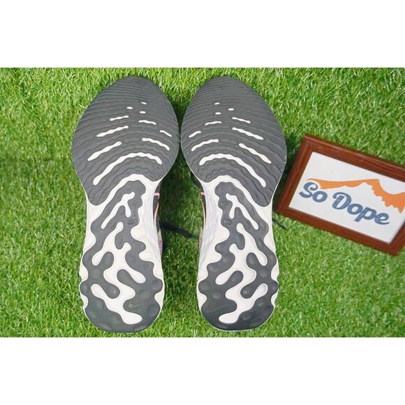 Nike React Infinity Run Flyknit 2 - 'Be True' - Women's 9 (Tag says Men's 7.5) - Picture 3 of 8